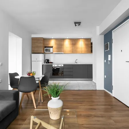 Civique, Nilie Hospitality Mgmt Θεσσαλονίκη